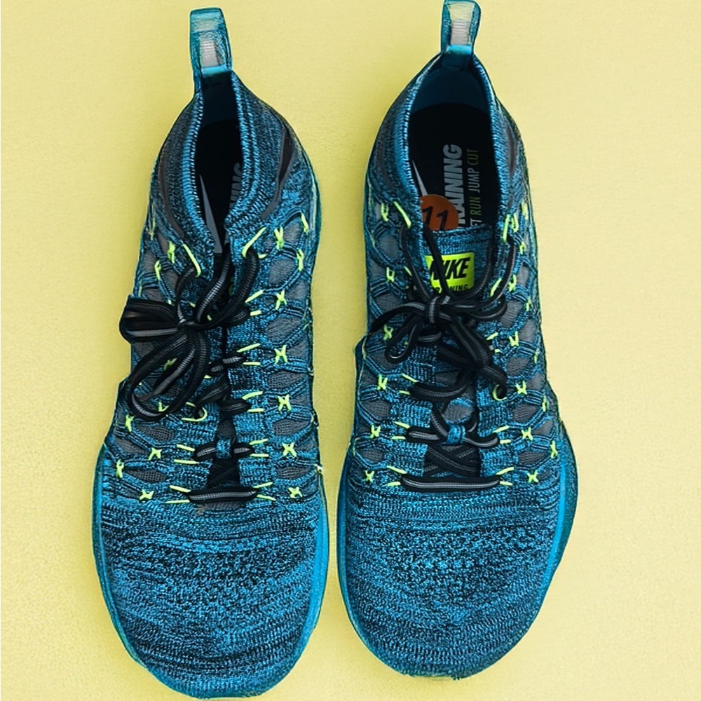 Nike Men's Blue and Yellow Running Shoes - Picture 17 of 17